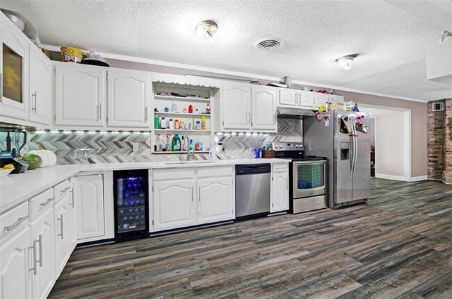 Photo - 1200 Joyce St