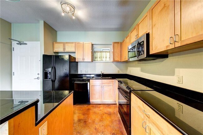 Photo - 711 W 26th St Unit 506