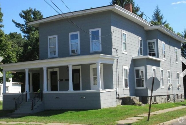Building Photo - 46 Front St Unit 2 Rental