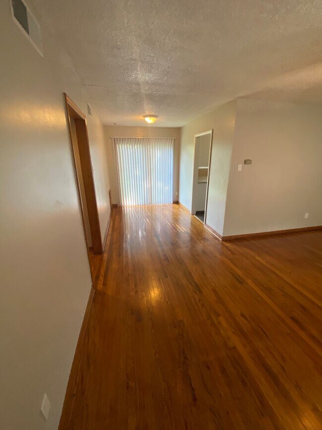 3 Bedroom House Southwest Topeka! Rental House Rental in Topeka, KS