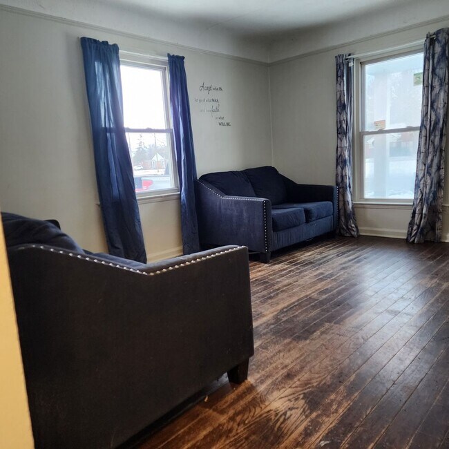 Photo - Detroit bungalow, available immediately