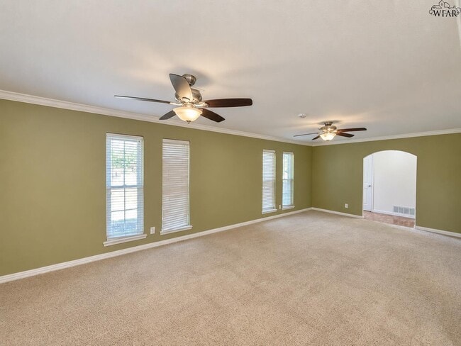 4509 Lisa Ln