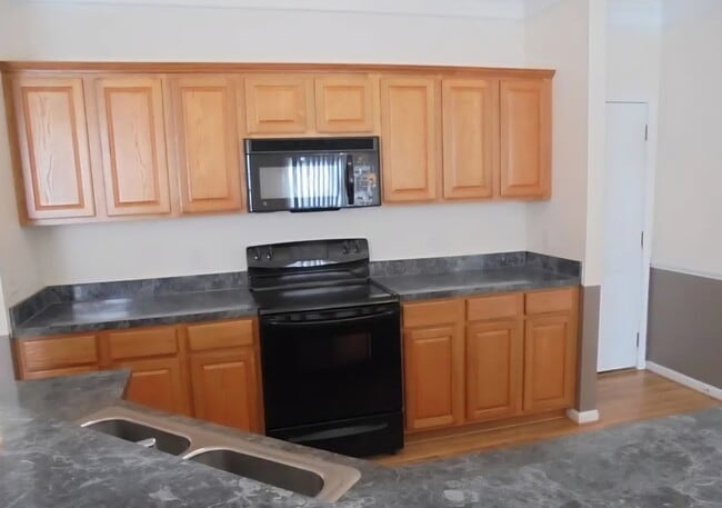 Photo - 2033 Cliffvale Dr