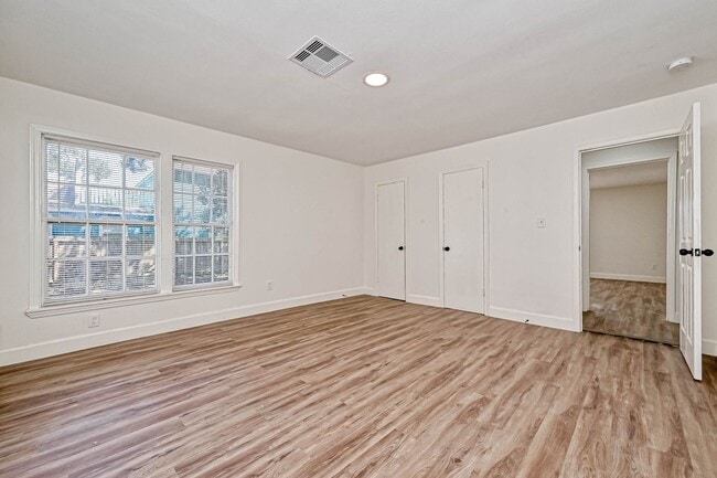 Photo - 5609 Denmark St Unidad 5609 Denmark  B