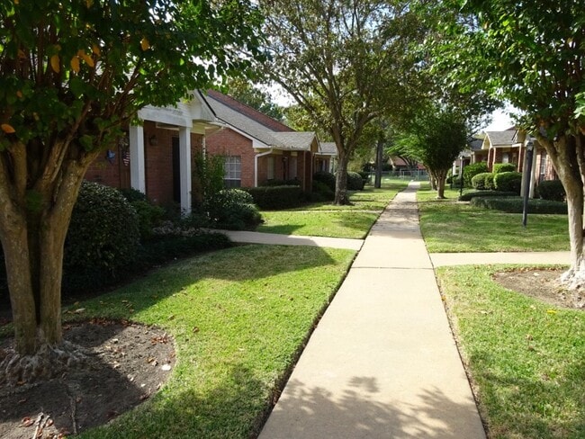 Photo - 2420 Stone Hollow Dr