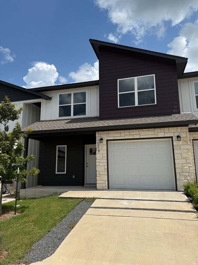 Building Photo - Newly constructed Townhome for rent!