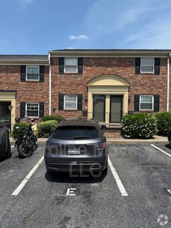 Building Photo - 2530 E North St Unit 15-E Rental