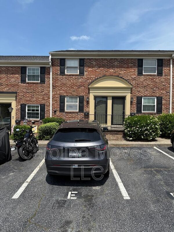 Photo - 2530 E North St Rental