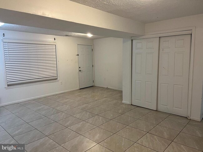 Photo - 14684 Cloverdale Rd