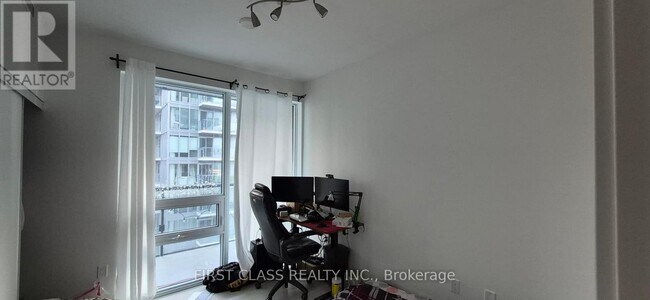 Photo - 117 Broadway Ave Unité 3002