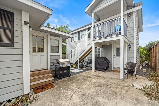 Photo - 813 Alexander St Unit 2/2