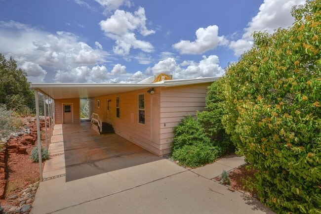 Photo - 401 Sunset Hills Dr