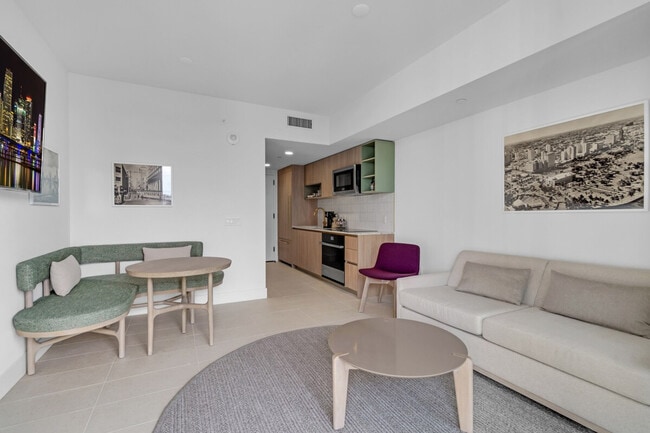 Photo - 125 NE 6th St Unidad SI ID1540475P