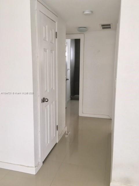 Photo - 8035 Crespi Blvd Unidad 1