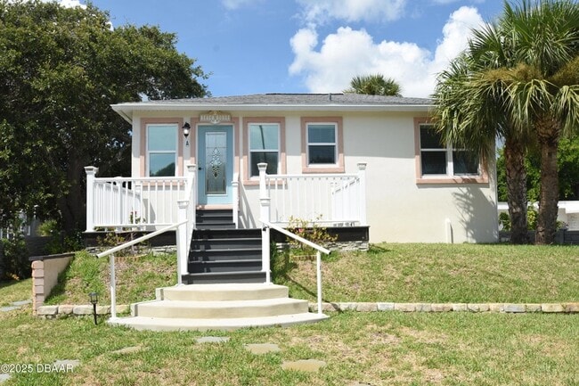 Building Photo - 403 N Oleander Ave Rental