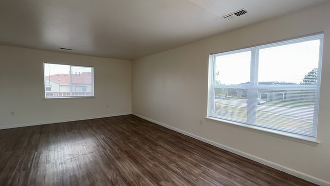 Photo - 273 Dunn Ct