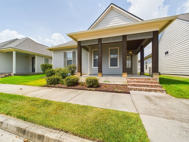 Building Photo - COMING SOON! Welcome to your charming rental home, where comfort and style come together seamlessly!