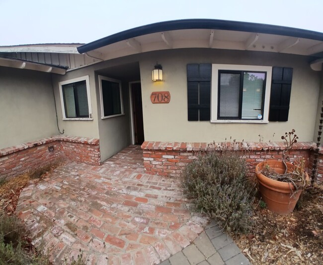 3 bed 2 bath 2 car garage Los Osos - 3 bed 2 bath 2 car garage Los Osos House