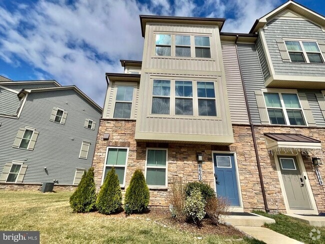 Building Photo - 8609 Shady Pines Dr Rental