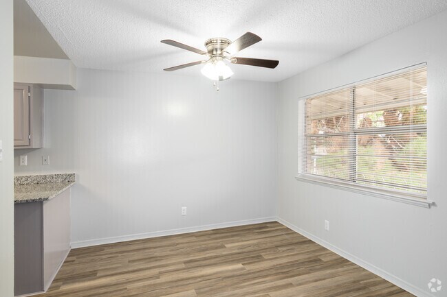 2BR,1BA - 1029SF - Dining Room