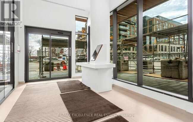 Photo - 2075 Lakeshore Rd. Unit 1704