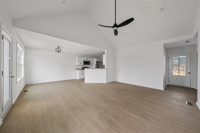 Photo - 140 Middlebrook Ln