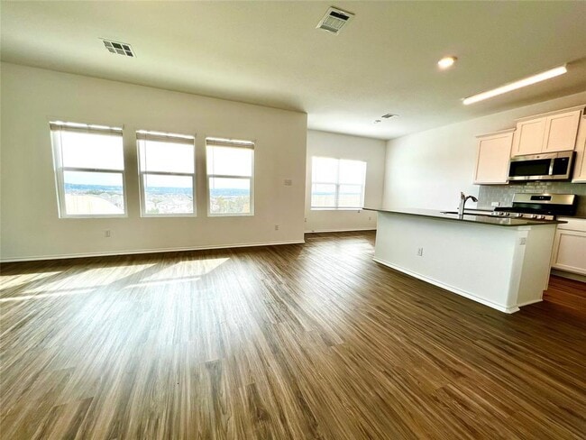 8001 Copper Prairie Bend
