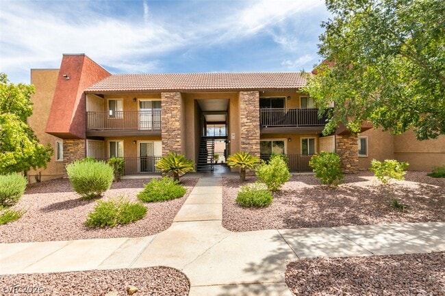 Building Photo - 4450 Sandy River Dr Unit 77