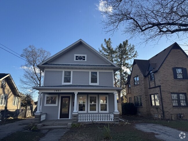 Building Photo - Stylish 3-Bedroom Home with Modern Updates...