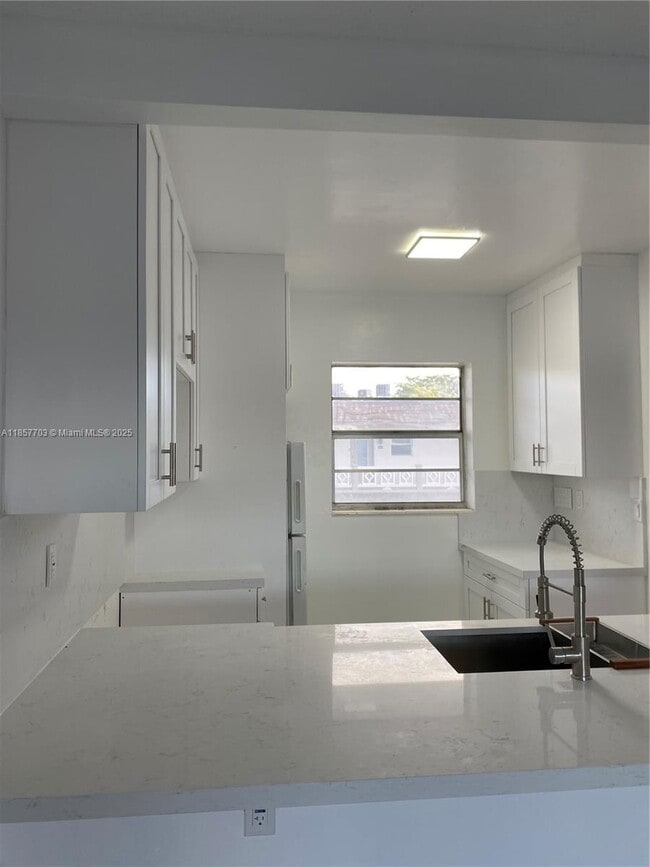 Building Photo - 5181 W Oakland Park Blvd Unit 305 Rental