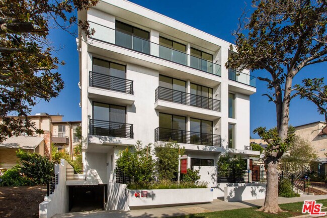 Photo - 1621 Malcolm Ave