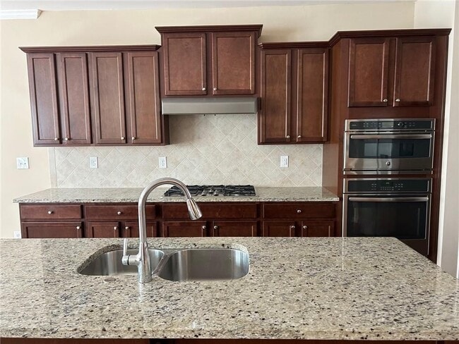 Photo - 840 Ivy Vine Way