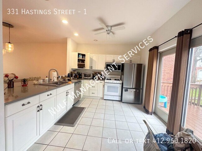 Photo - 331 Hastings St