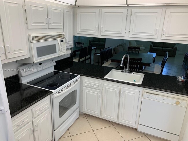 Photo - 4801 Martinique Pl Unit H1 UPDATED