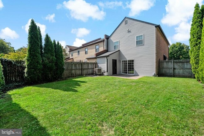 Photo - 172 Kenton Dr