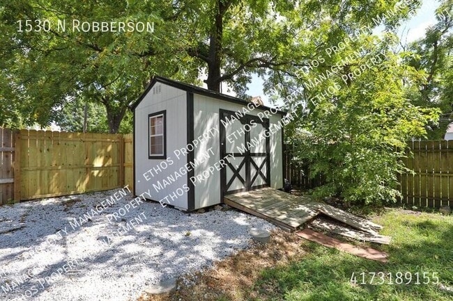 Photo - 1530 N Robberson-