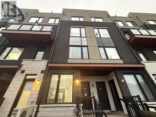 Photo - 1555 Kingston Rd