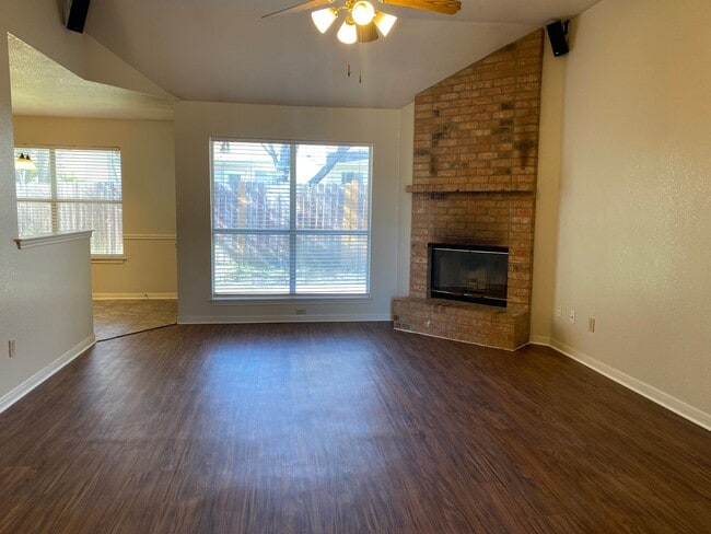 Photo - UPDATED 3 BEDROOM, EASY COMMUTE