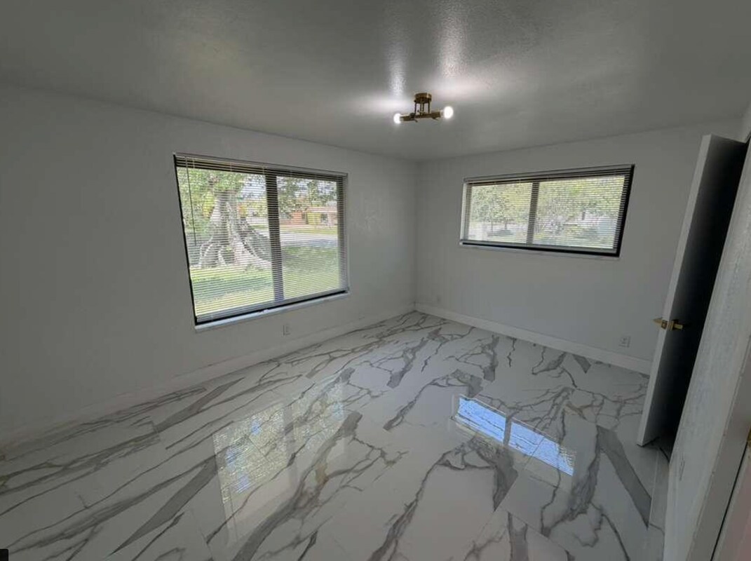 Photo - 160 SE 15th Ave Unit a