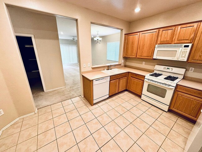 Photo - 2529 Nashira St