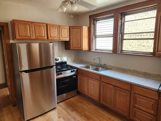 Photo - 2336 W Waveland Ave Unit 2
