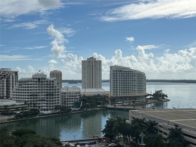 Building Photo - 500 Brickell Ave Unit 1602