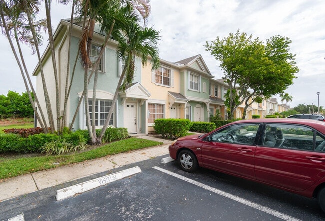 Photo - 16721 Hemingway Dr