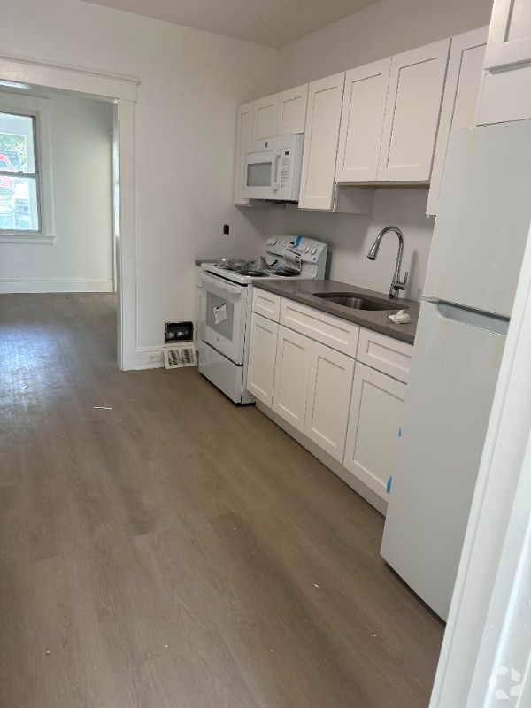 Building Photo - 243 Ward Ave Rental