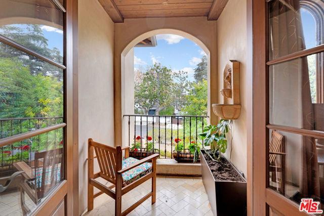 Photo - 1101 S Gretna Green Way