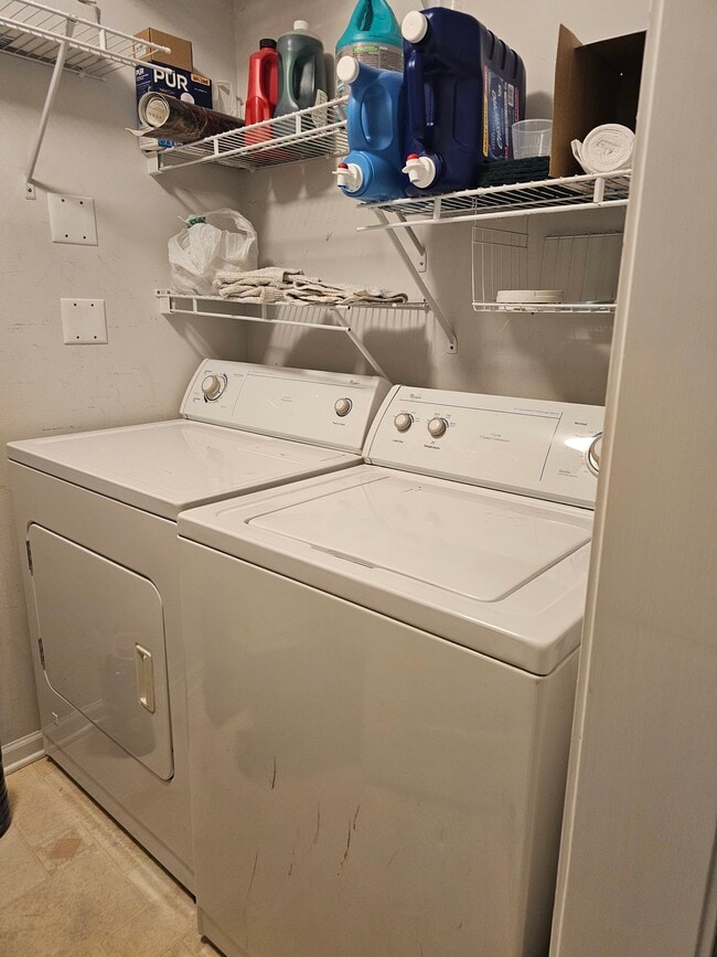 Photo - 607 Cambridge Ct Unit 1b