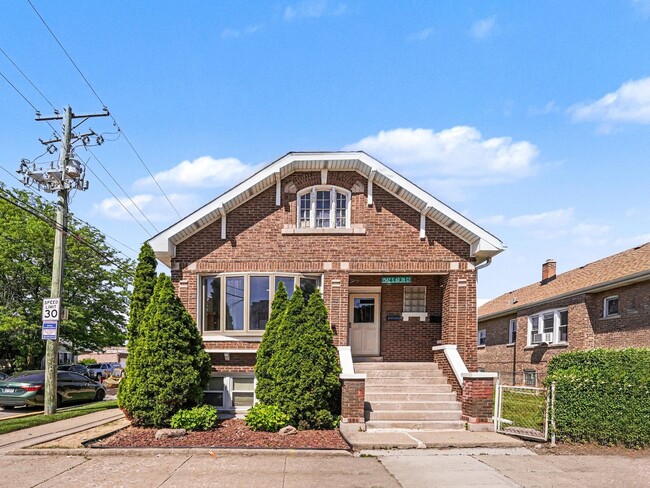 Building Photo - 1542 S 60th Ct