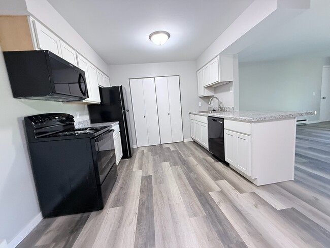 Photo - Fountain Circle