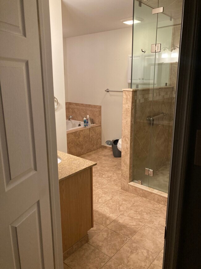 Photo - 18 Schollcrest Ave Unit 2