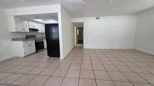 Photo - 2 Bedroom 1 Bath Apartment Home Unidad 1140-221